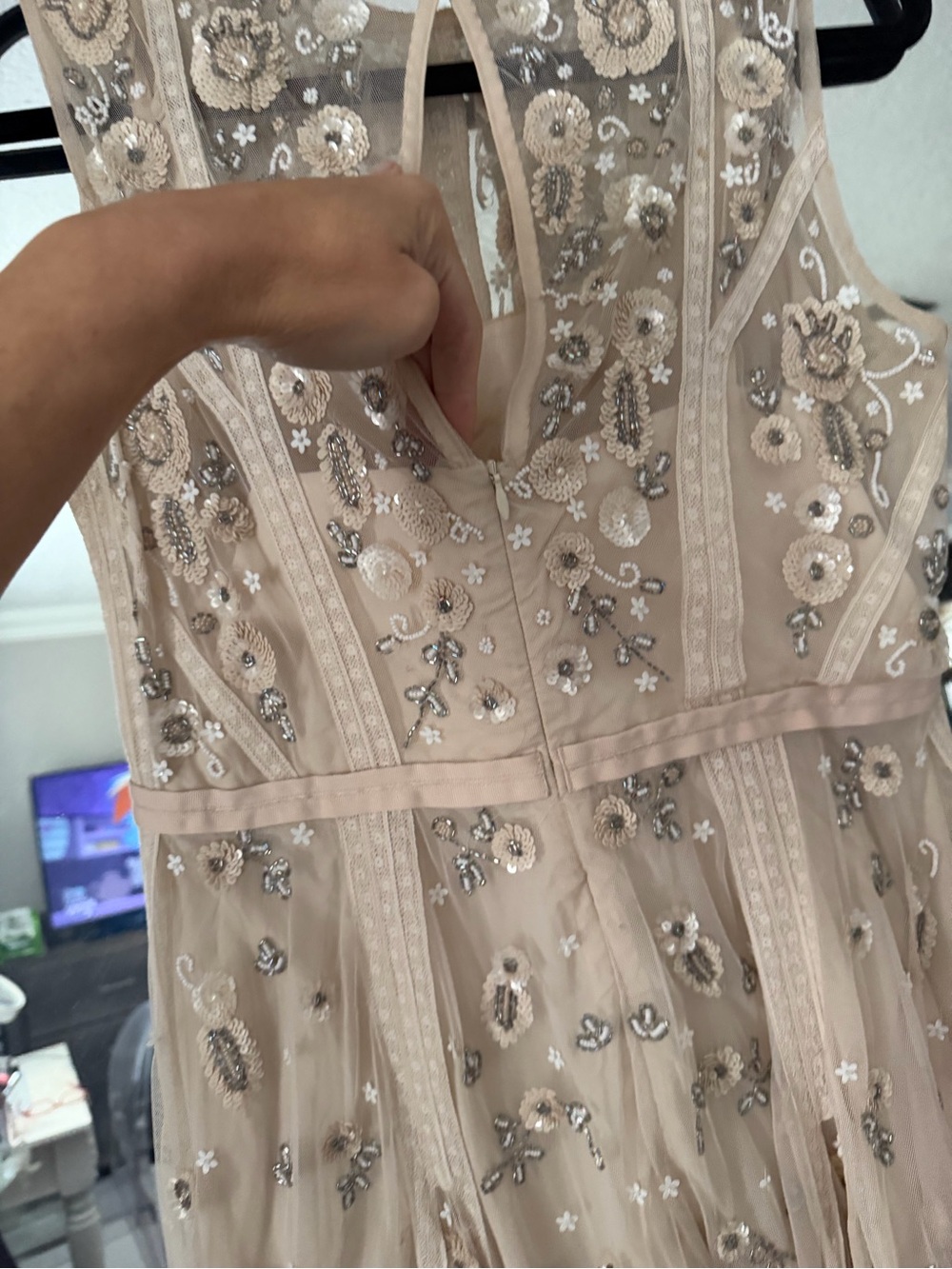 Ladies Embellished Tulle Party Dress - Blush…says size 10 but fits more like 8 - Picture 3 of 11